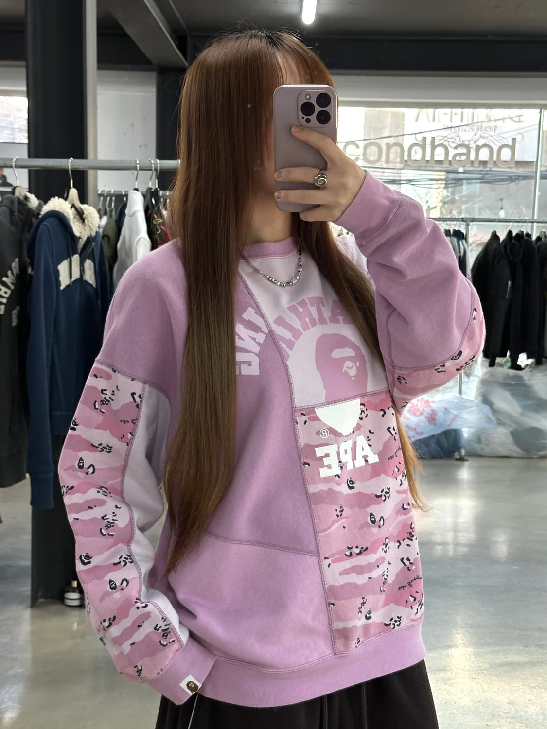 베이프 핑크사루 패치워크 데저트카모 맨투맨 상품이미지4