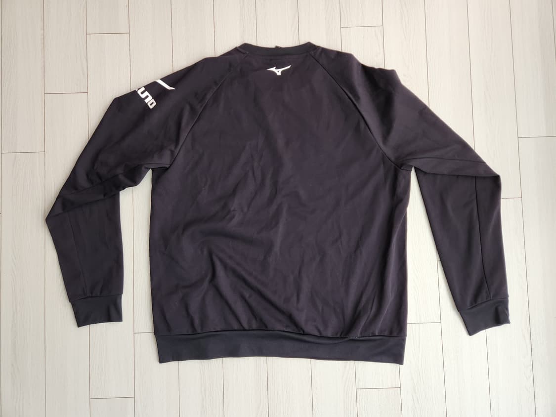 미즈노 러닝 하이브리드 긴팔 블랙 티셔츠 사이즈L

오염 하자없이 깨끗해 상품이미지6