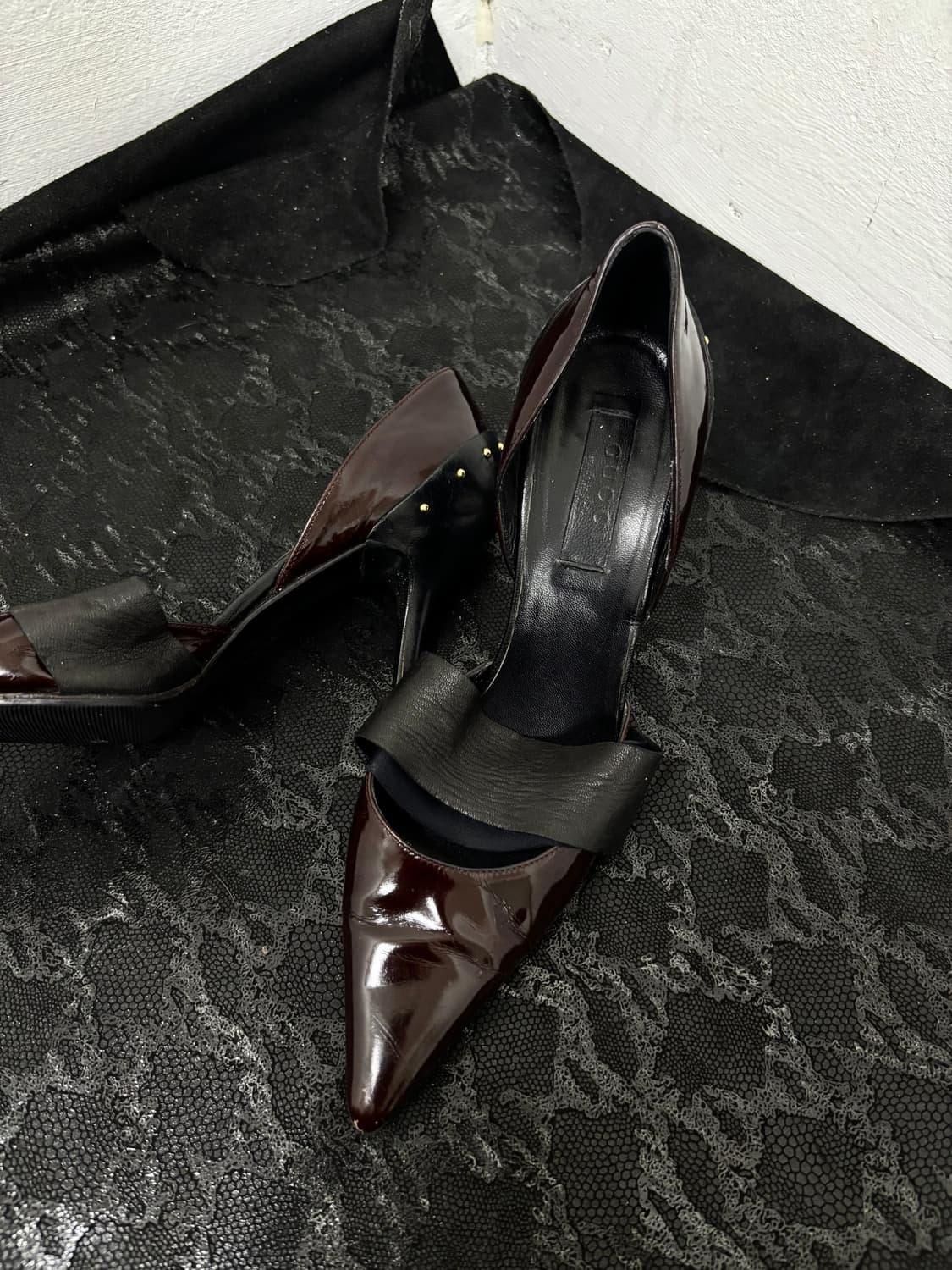 “GUCCI” Stud Detail Burgundy Shoes 상품이미지6