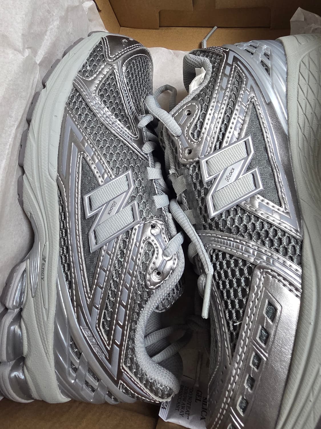 뉴발란스 M1906REH 실버 색상 235 상품이미지3