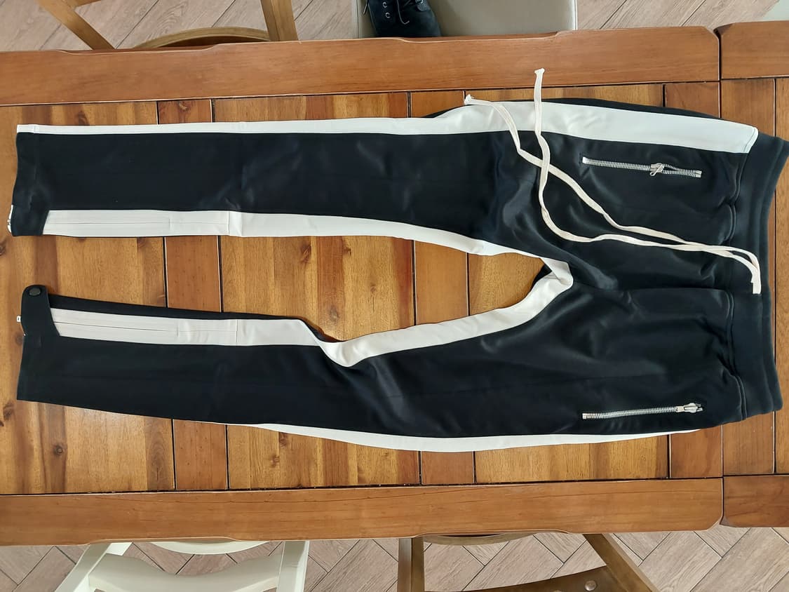 사이드라인 트랙팬츠 블랙 L사이즈
택포 4만 상품이미지1