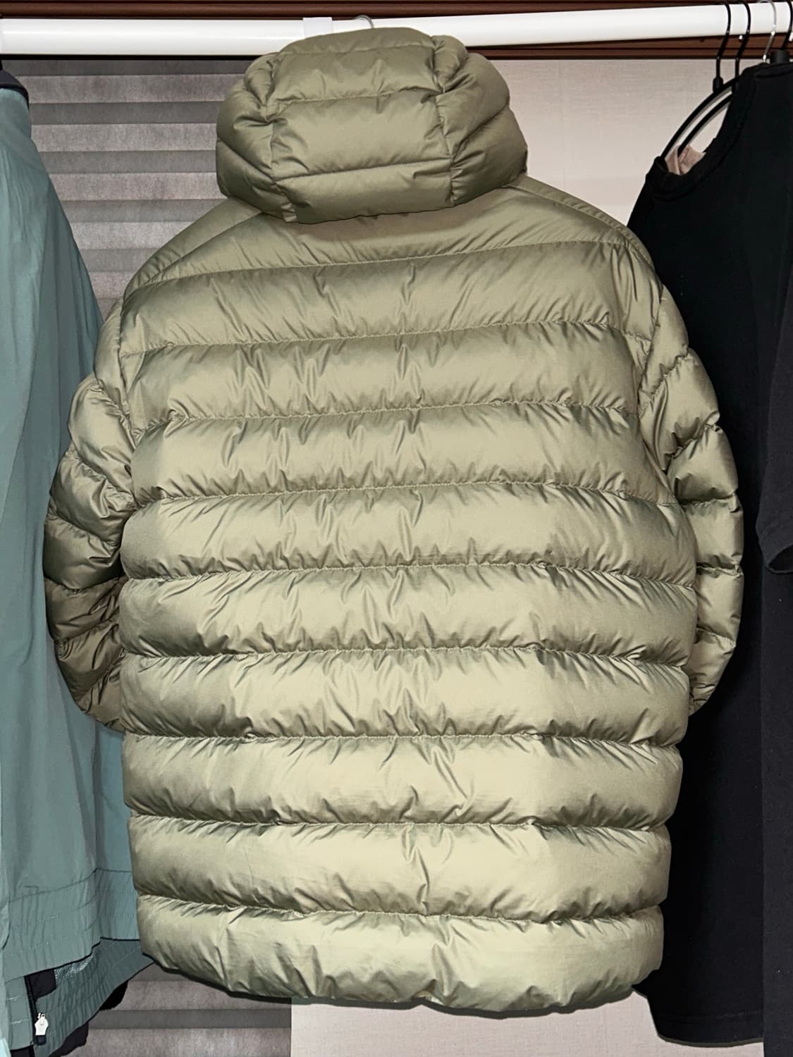 무신사 스탠다드 무탠다드 시티 레저 후드 라이트 다운 자켓 카키 상품이미지3