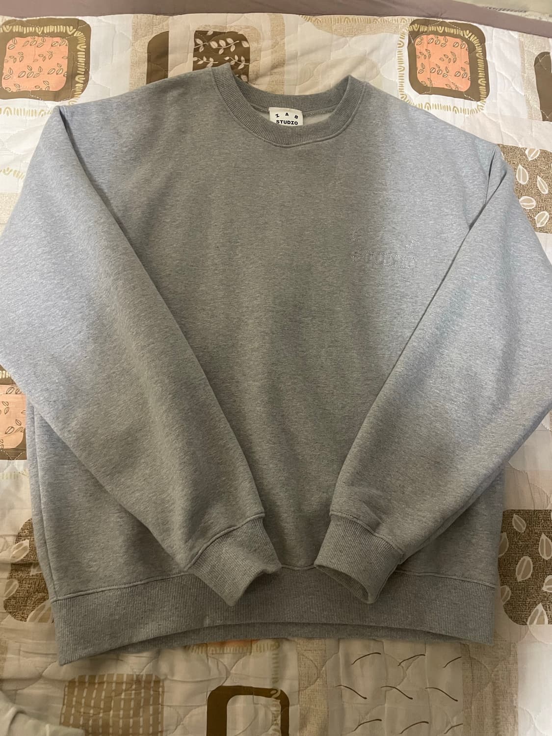 아이앱스튜디오 엠보스드 맨투맨 L 상품이미지3