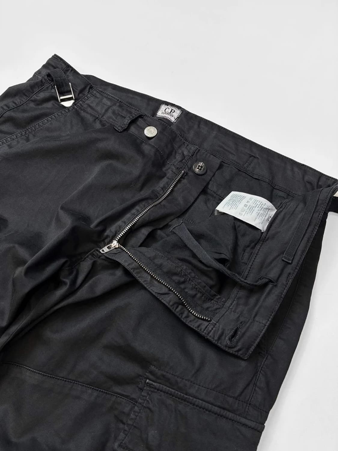 CP 컴퍼니의 스트레치 새틴 렌즈 카고 팬츠 PN5373 상품이미지10