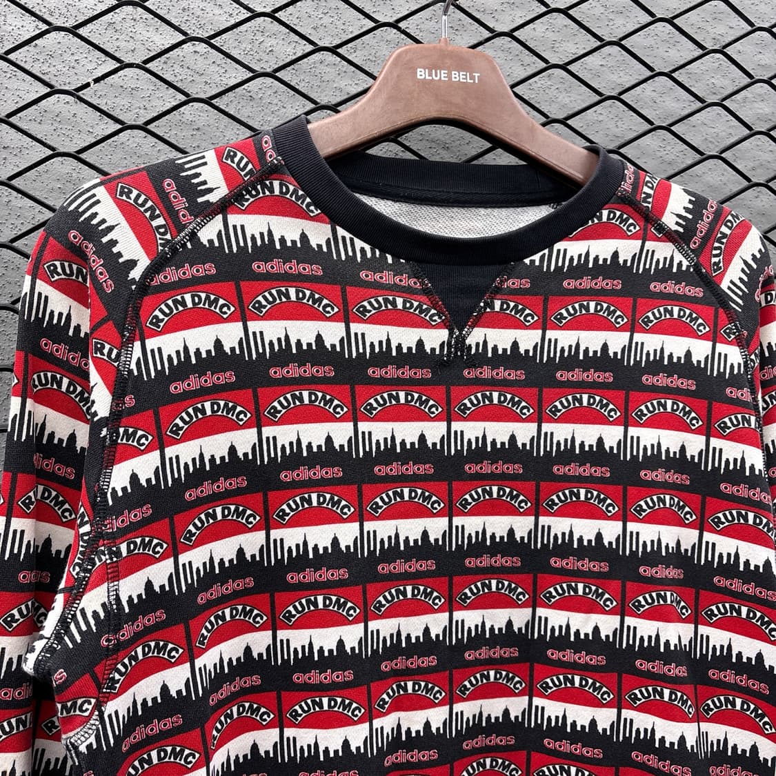 아디다스 올오버 RUN DMC 스웻셔츠 올드스쿨 디테일 상품이미지4