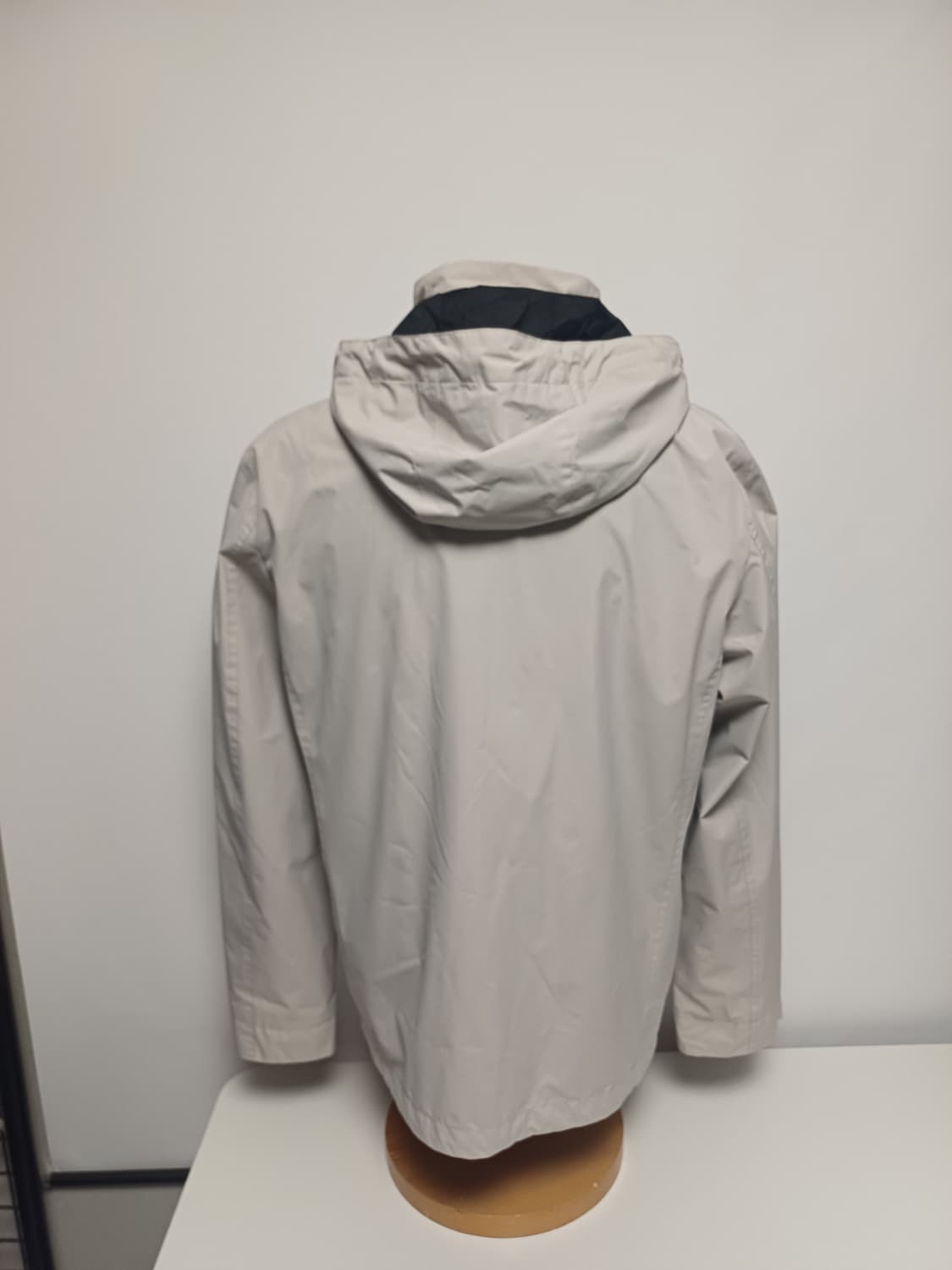 [정품/L] 내셔널지오그래픽 하이넥 와펜 바람막이 (베이지) 상태최상 상품이미지3