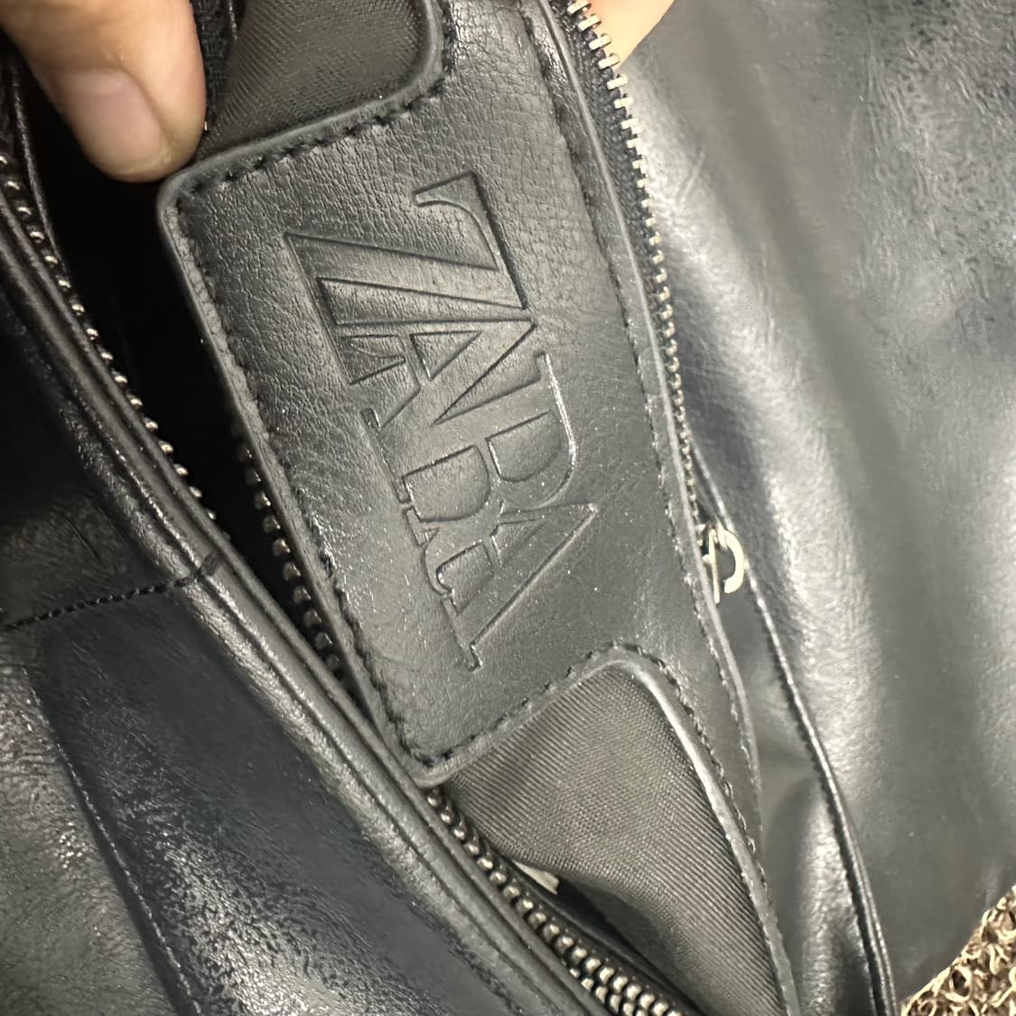 ZARA 자라 ITZY 잇지 유나백 여성 숄더백 블랙 상품이미지8