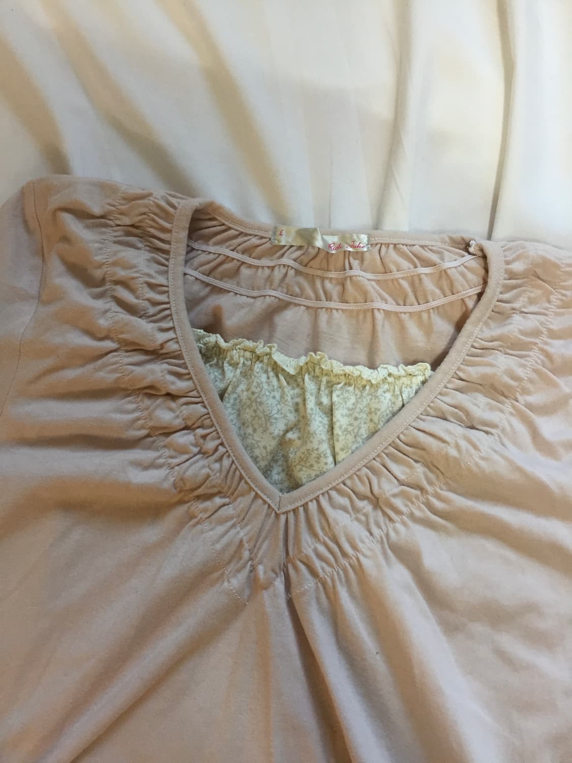 잔꽃 레이어드 셔링 티셔츠 상품이미지3