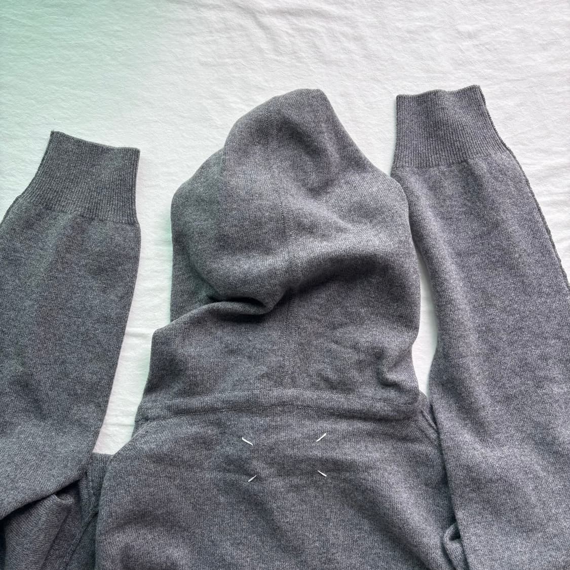 [L] 마르지엘라 캐시미어 울 후드 니트 그레이 상품이미지3
