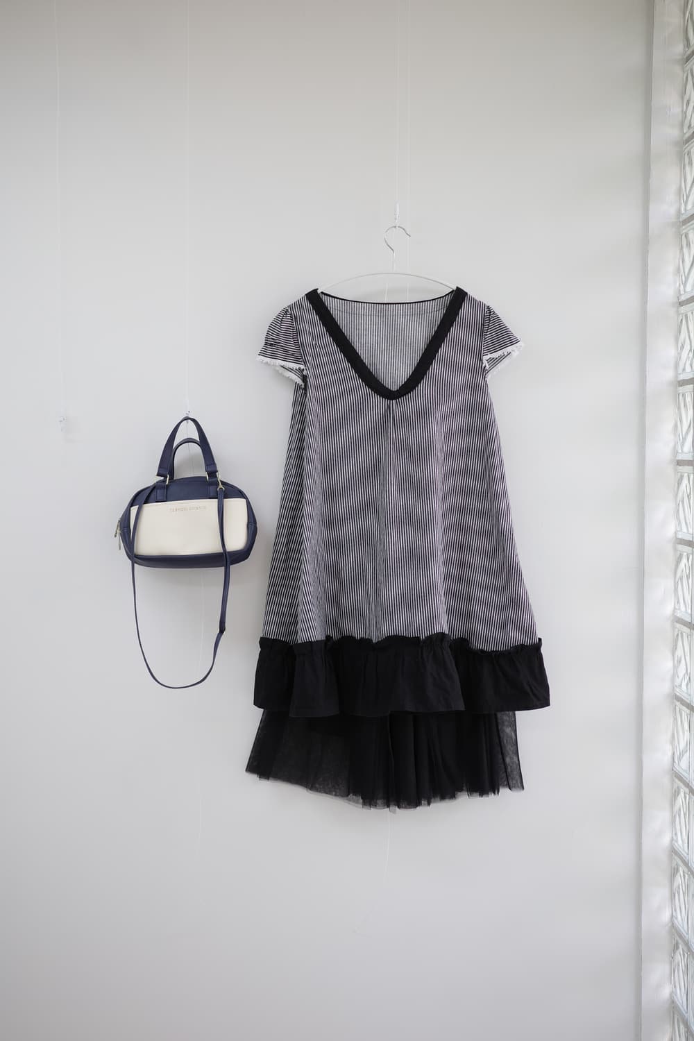 Stripped frill V-neck one-piece 상품이미지7