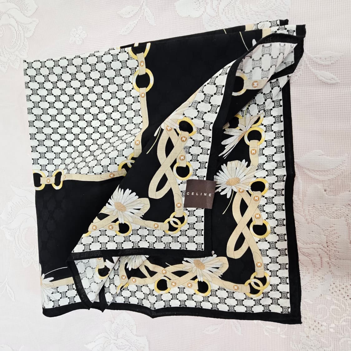 셀린느 블랙 플라워 대판손수건 상품이미지4