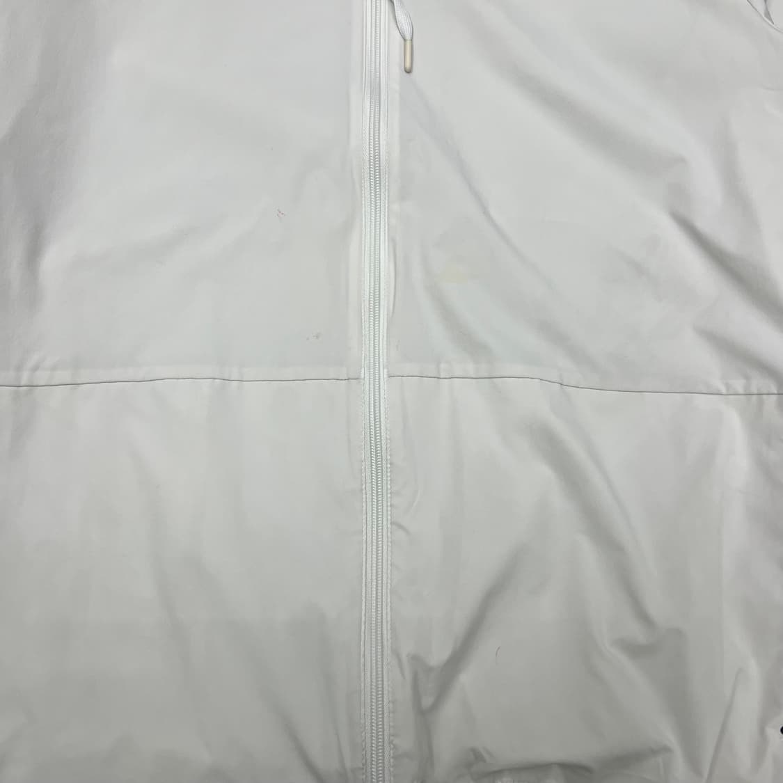 착샷O 아디다스 흰검 바람막이 상품이미지4