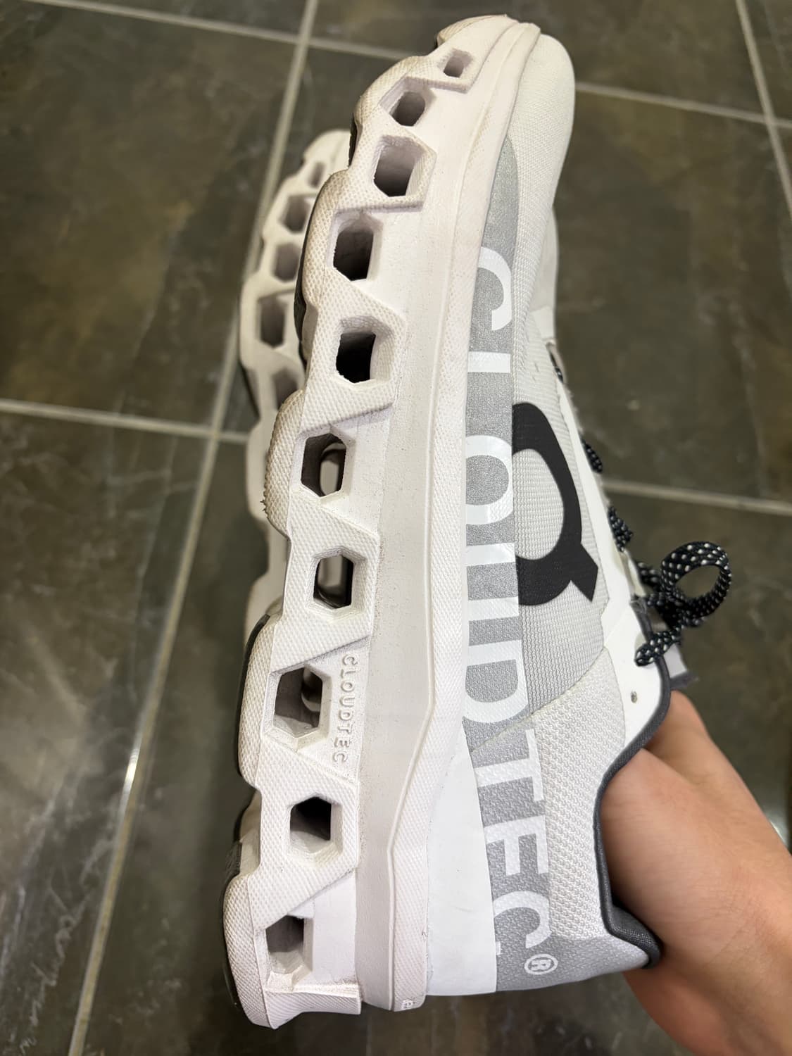 온러닝 클라우드몬스터 올화이트 상품이미지3