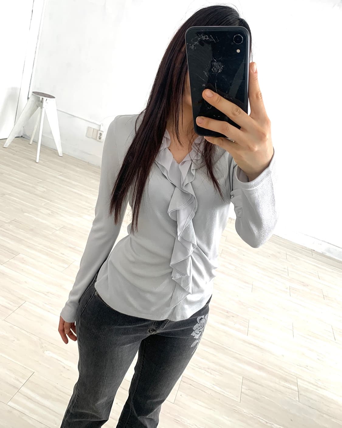 Silver Gray Ruffle Top 상품이미지1