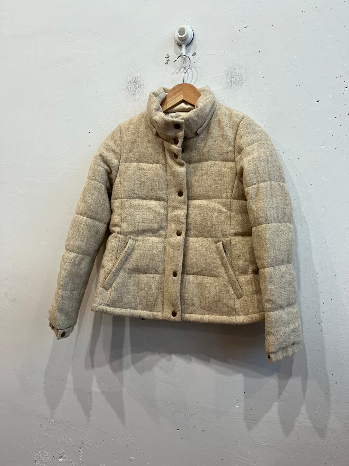 어스뮤직 JPN 헤리스트위드 울 다운 패딩  상품이미지1