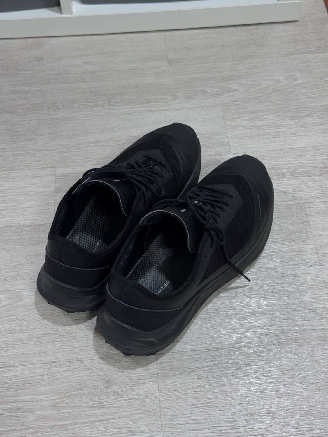 해칭룸x데상트 콜라보 트레일런닝화 280 상품이미지3