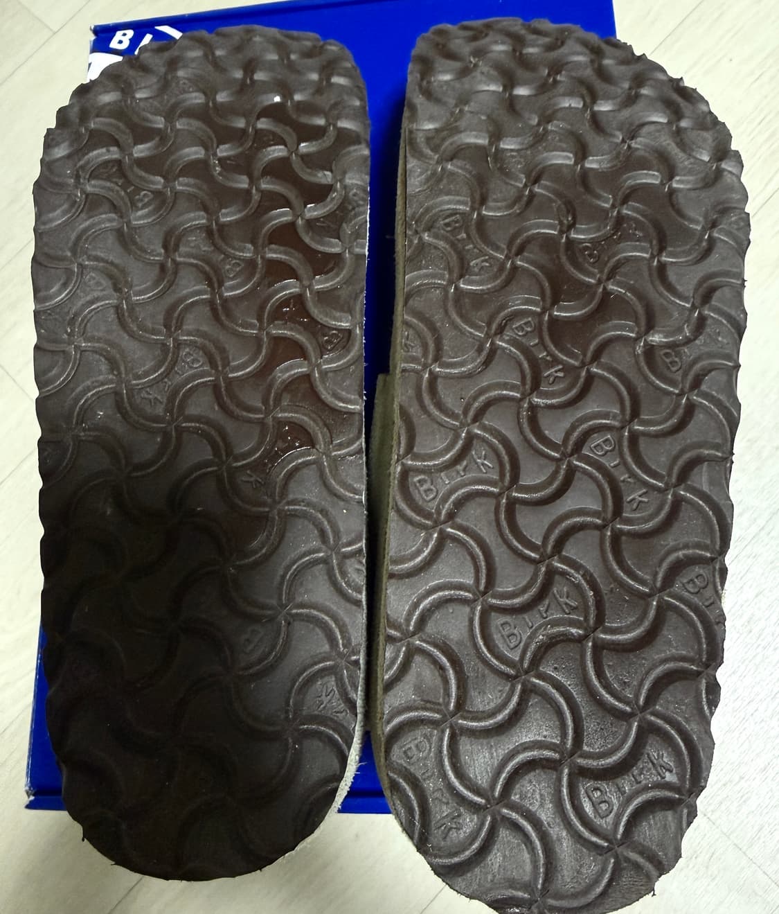 버켄스탁 런던! 얼바닉30 낫띵리튼 포터리 파사드패턴 호카 던스트 프라다 상품이미지4