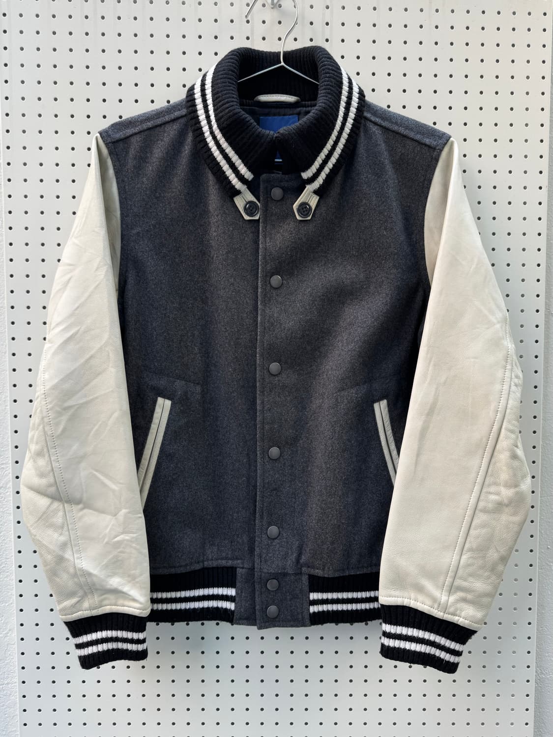 빔즈 레더 바시티 자켓 상품이미지5