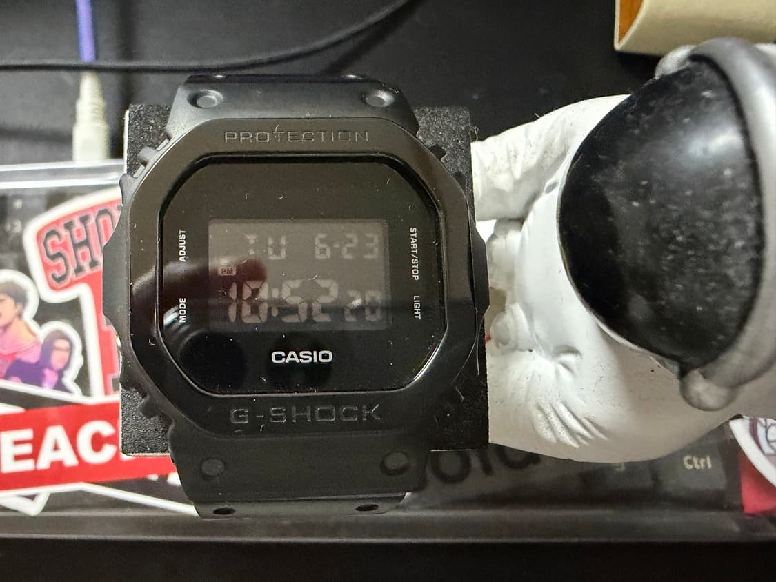 지샥 DW-5600BBN 티타늄 커스텀 제품 판매합니다. 상품이미지1