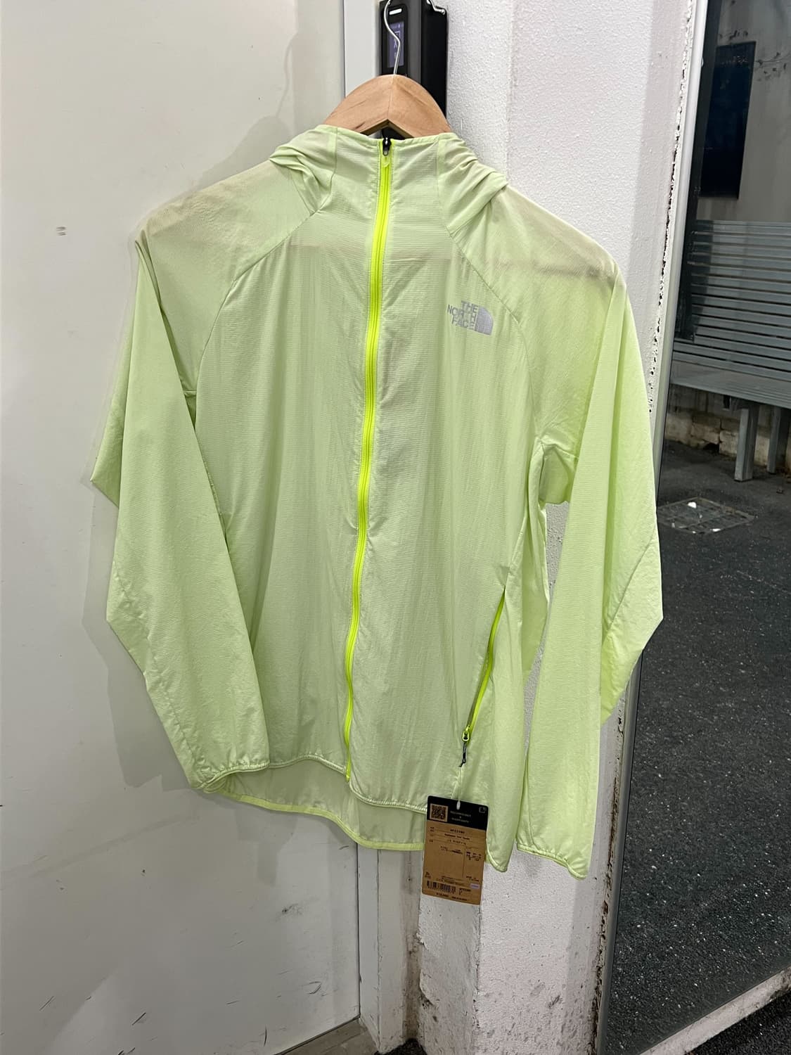 노스페이스 윈드브레이커 상품이미지1