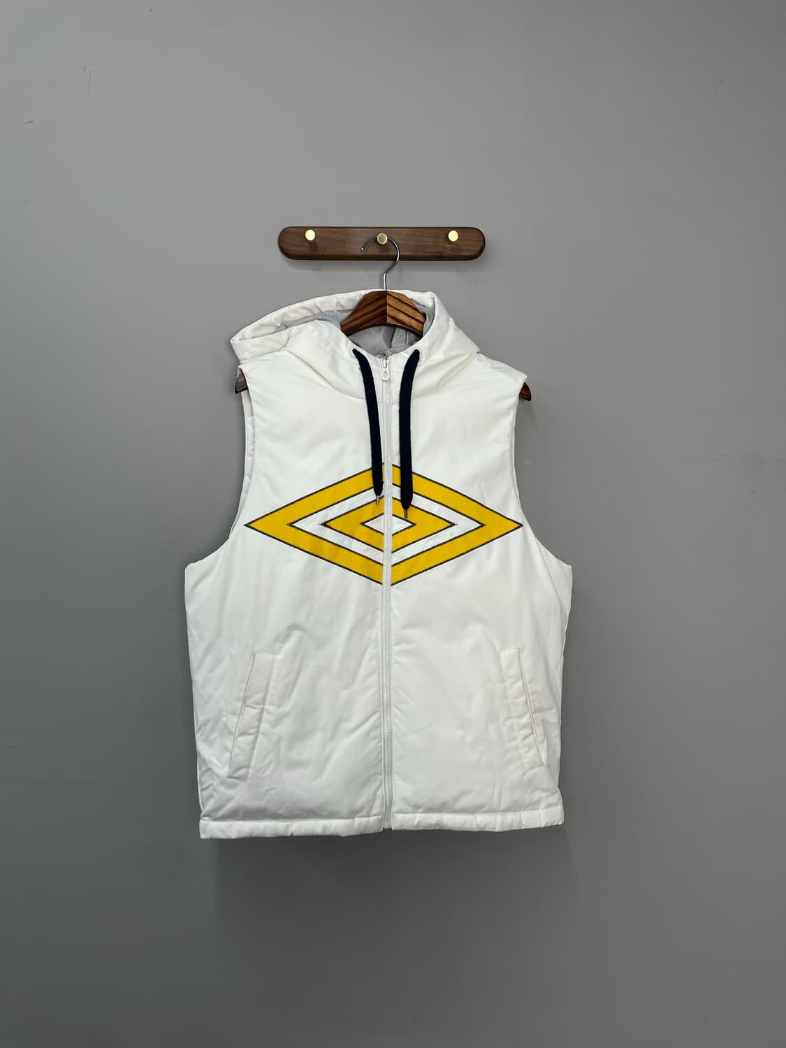 엄브로 빅로고 화이트 패딩 조끼 H1752 상품이미지3