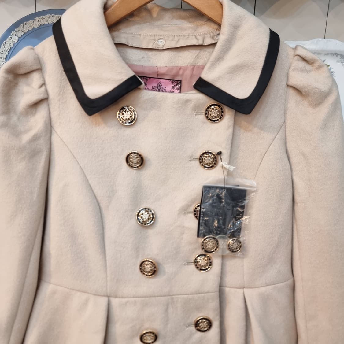 허니번치(Honey Bunch) 베이지 더블버튼 코트 상품이미지4