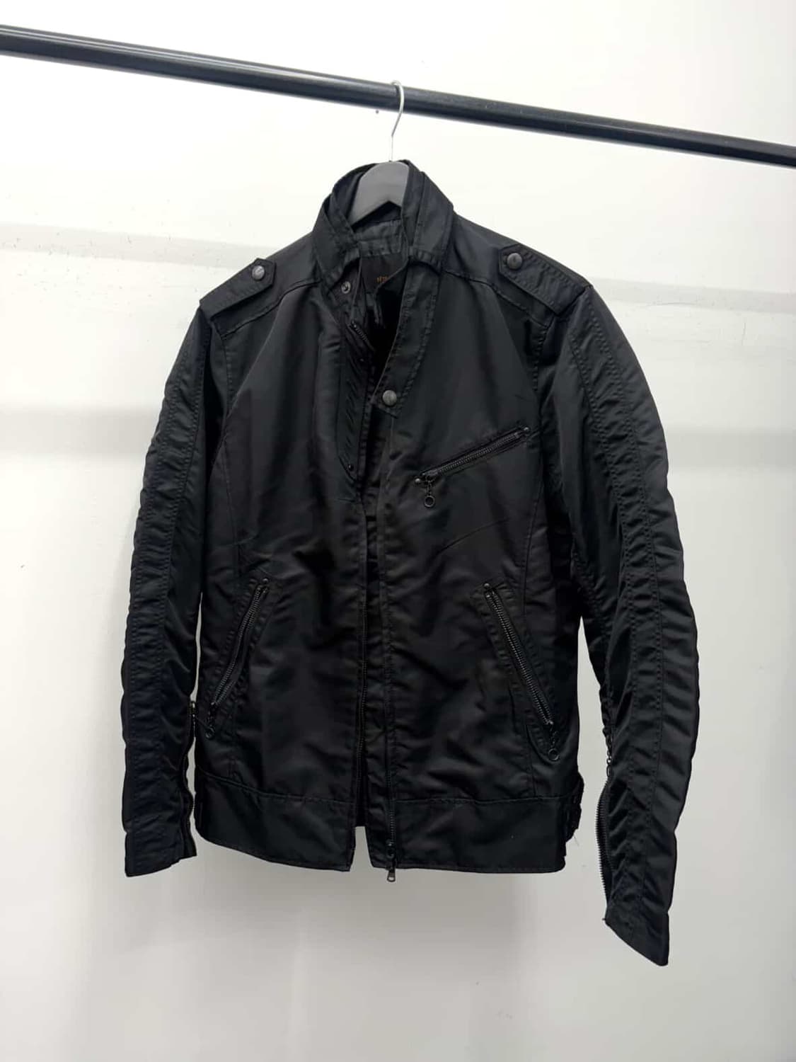 빈티지 큐빈티지 ACR 블랙 아우터 와이즈걸 샵502 파우닝 무채색 펑크 상품이미지1