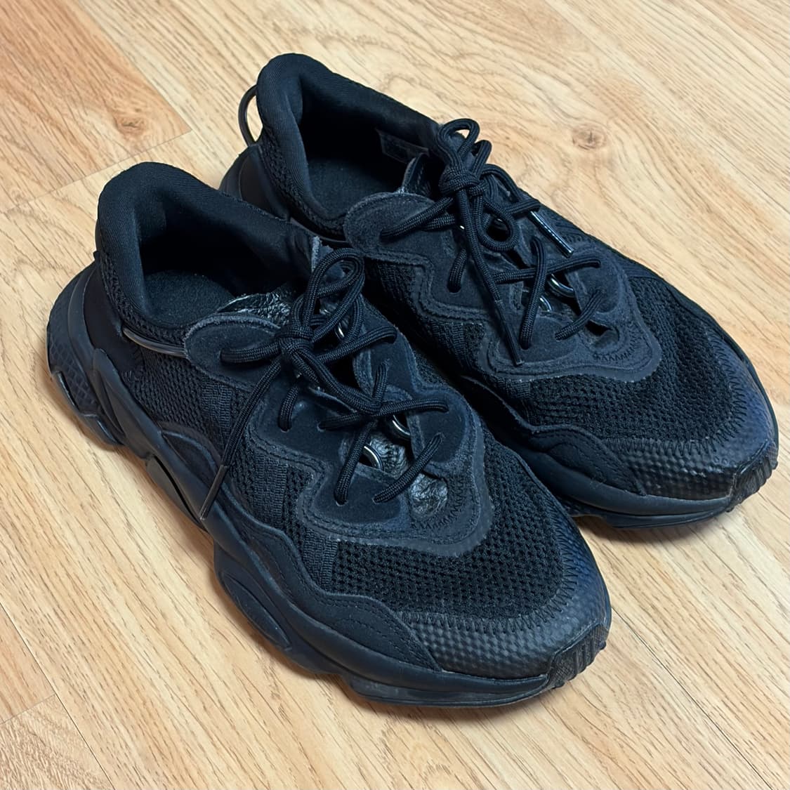 아디다스 오즈위고 트리플블랙 240 상품이미지1