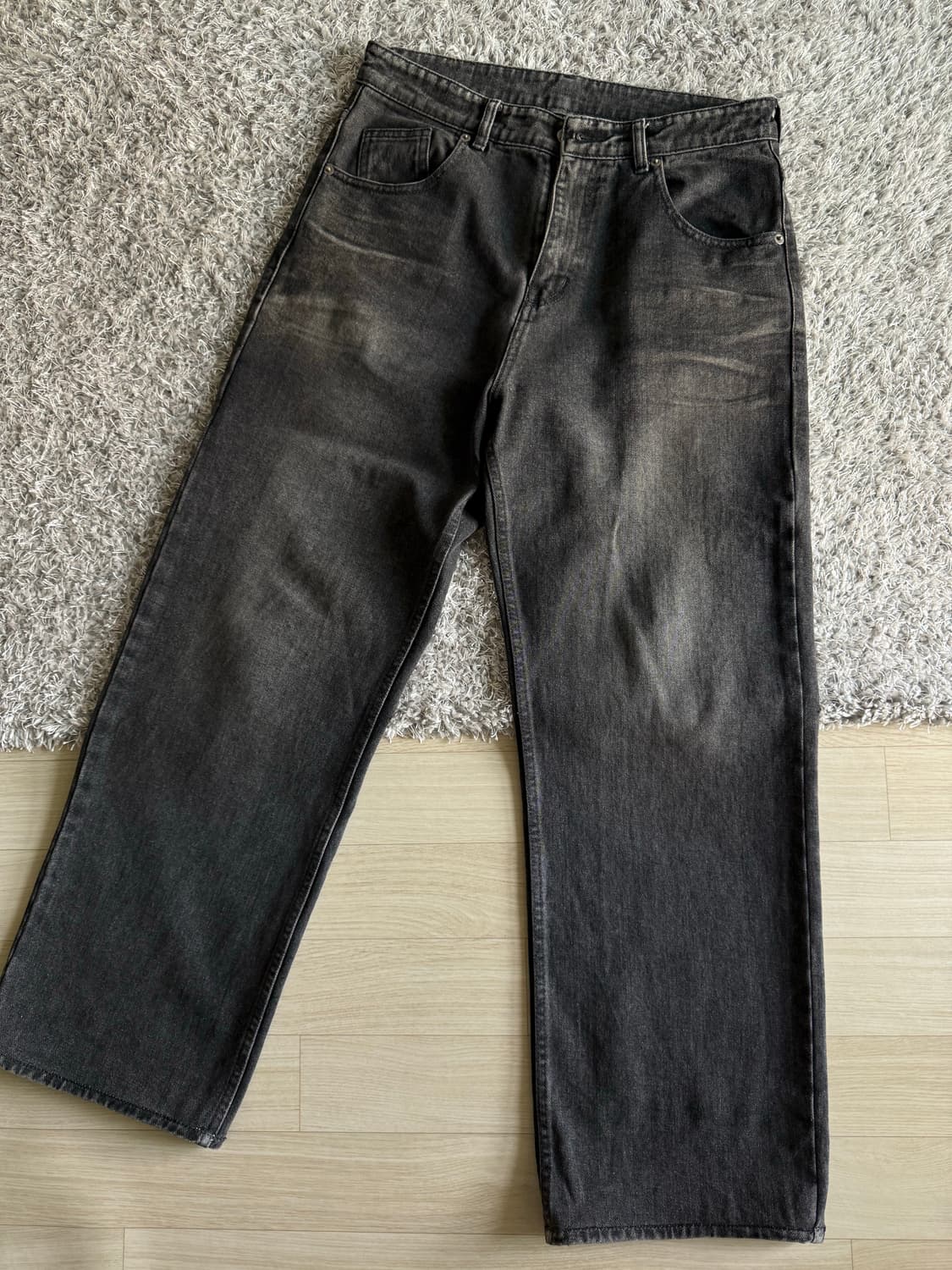 쿠어 더스티 엠보 워시드 데님 팬츠 상품이미지1