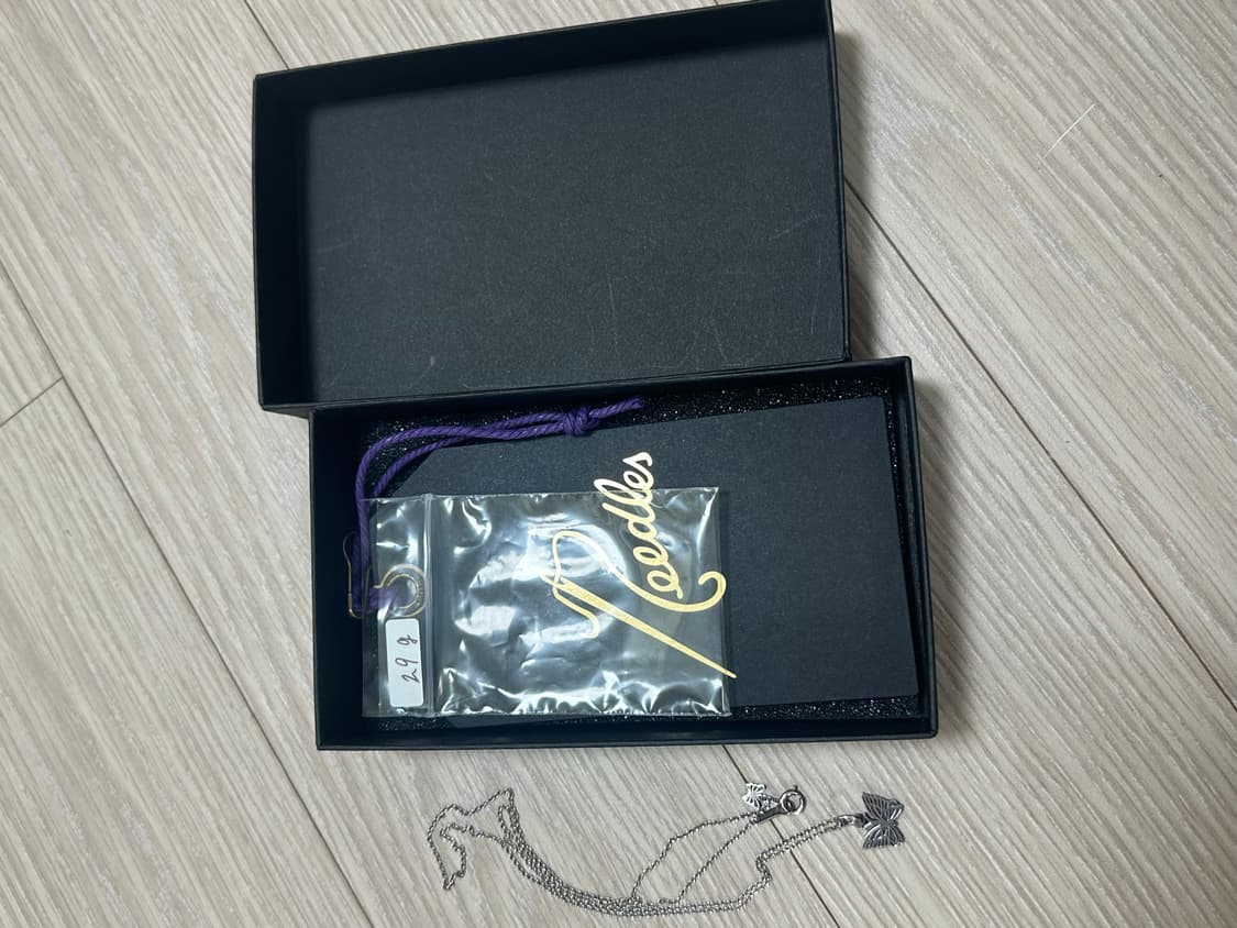 니들스 파피용 목걸이 상품이미지3