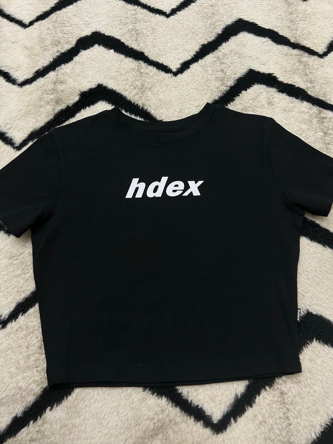 [M]HDEX 로고 크롭탑/블랙 상품이미지1