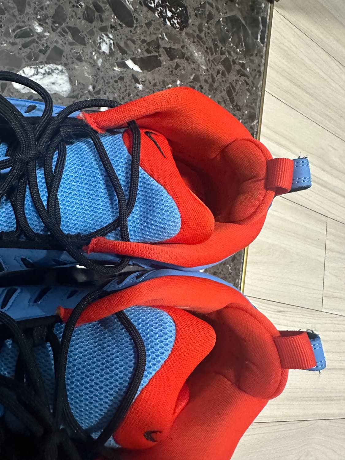 나이키 엠부쉬 에어 어저스트 260 상품이미지2