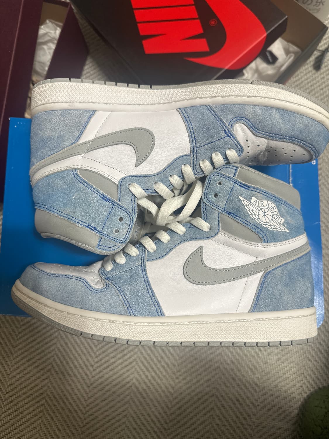 나이키 조던1 하이 하이퍼로얄 275 판매합니다 상품이미지1