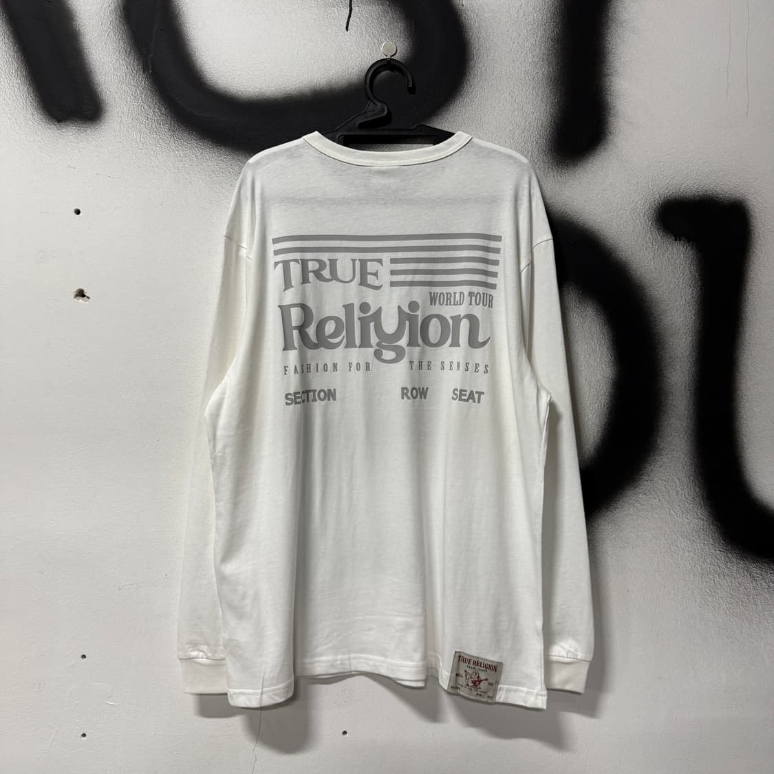 트루릴리젼 백 프린팅 월드투어 데드스탁 롱슬리브 티셔츠 상품이미지1