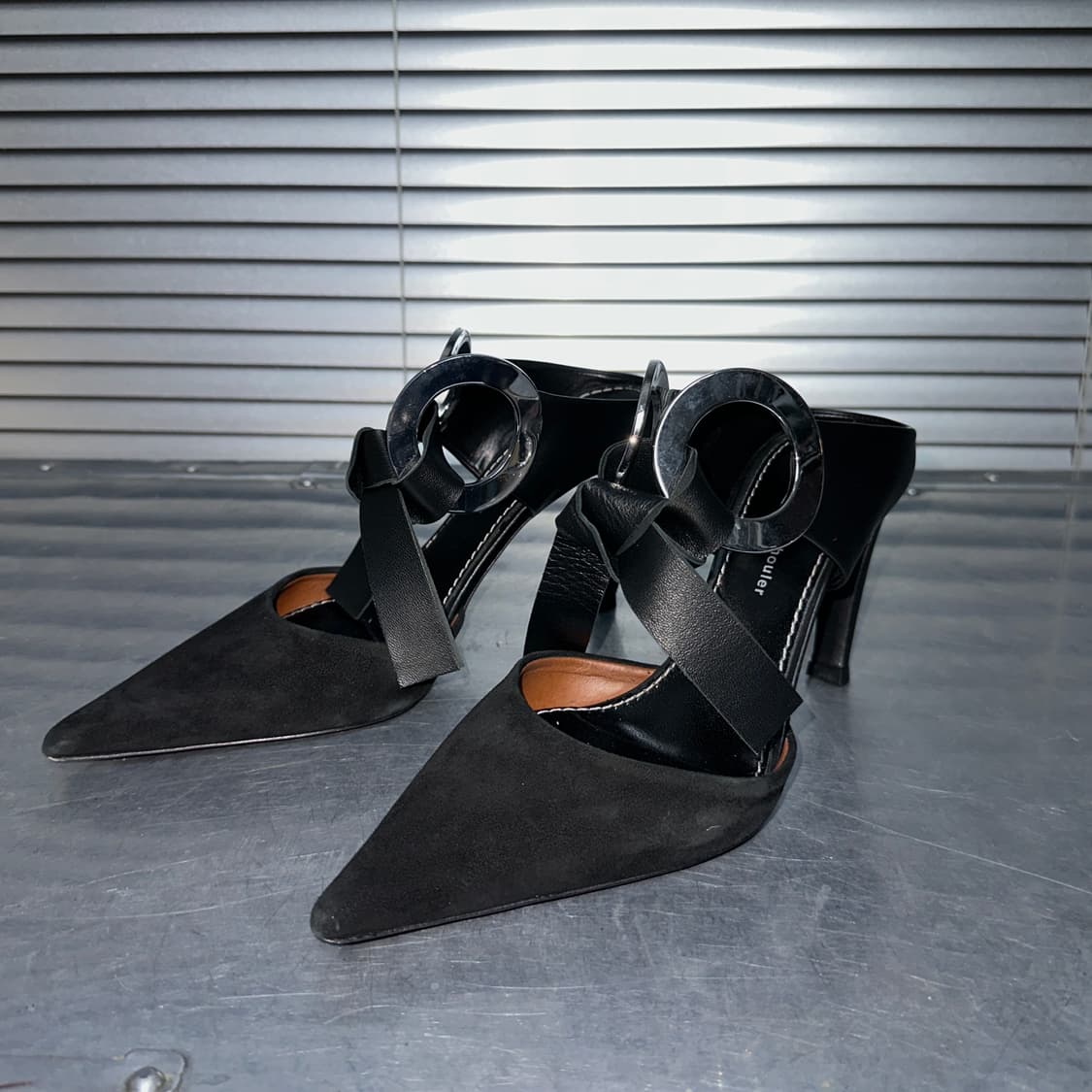 00s 블랙 프로엔자 슐러 가죽 포인트 힐 상품이미지1