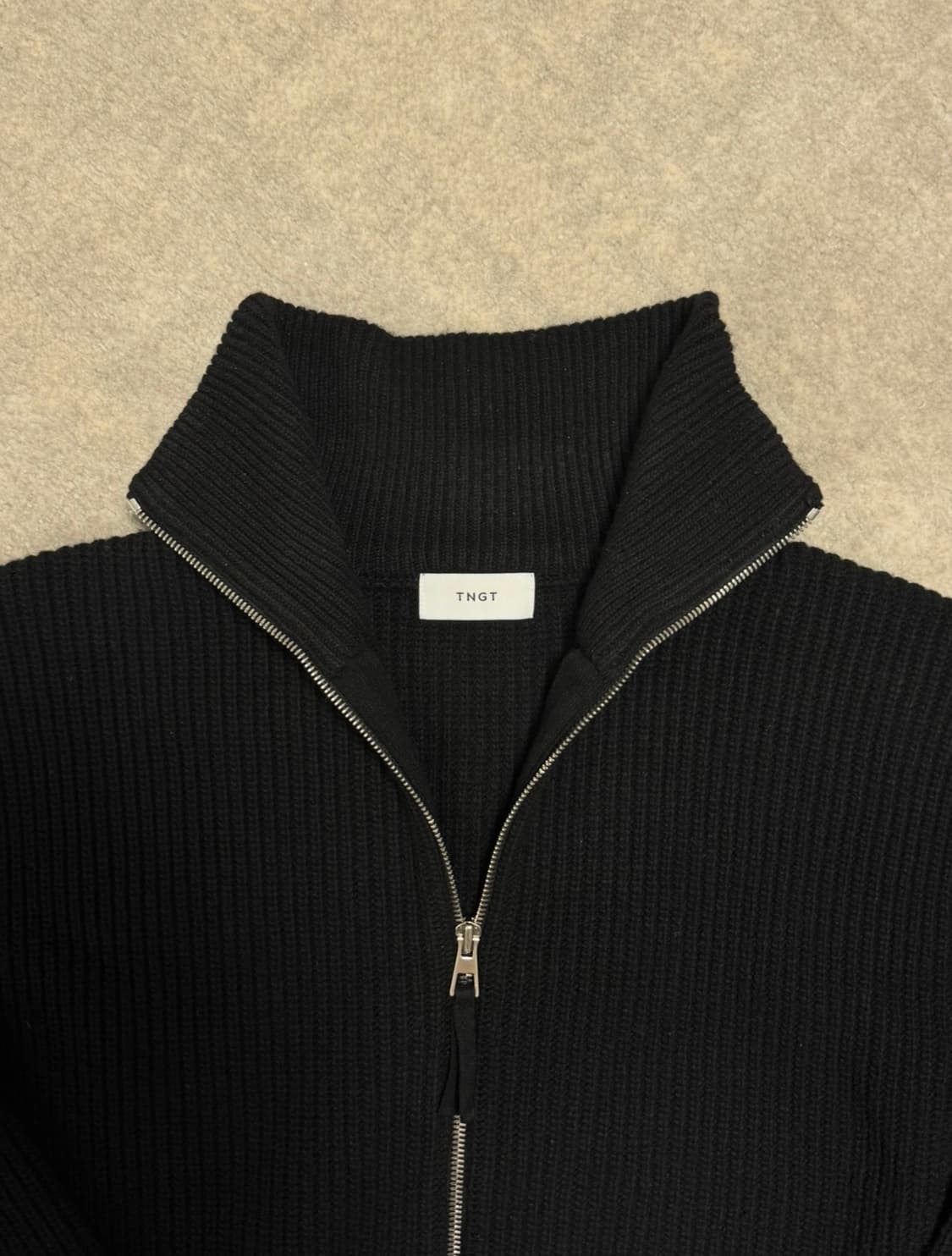 [티앤지티] 세미오버핏 풀 집업 니트 블랙 95사이즈 상품이미지3