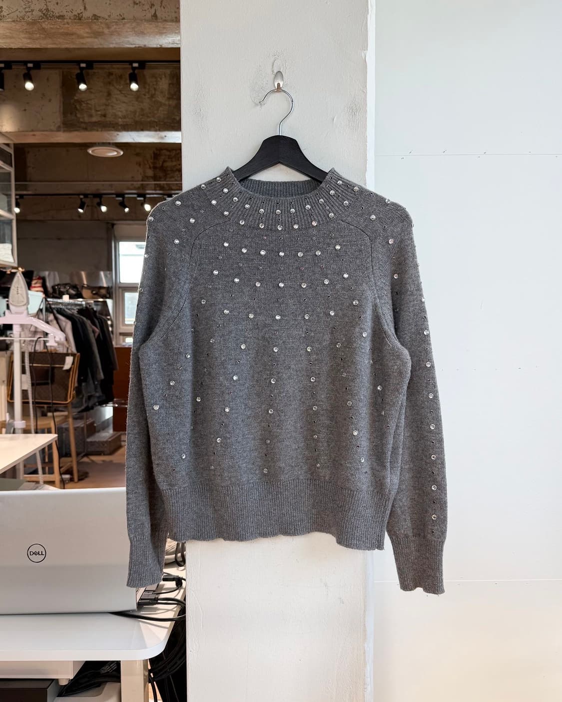 산드로 그레이 큐빅 라운드 니트  상품이미지2