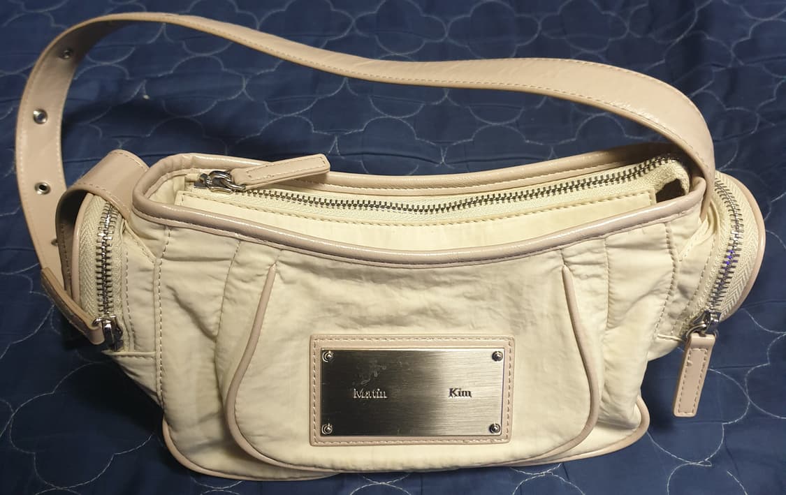 (24s)마뗑킴 마들렌 나일론 라운드 숄더겸 크로스백 라이트베이지 상품이미지2