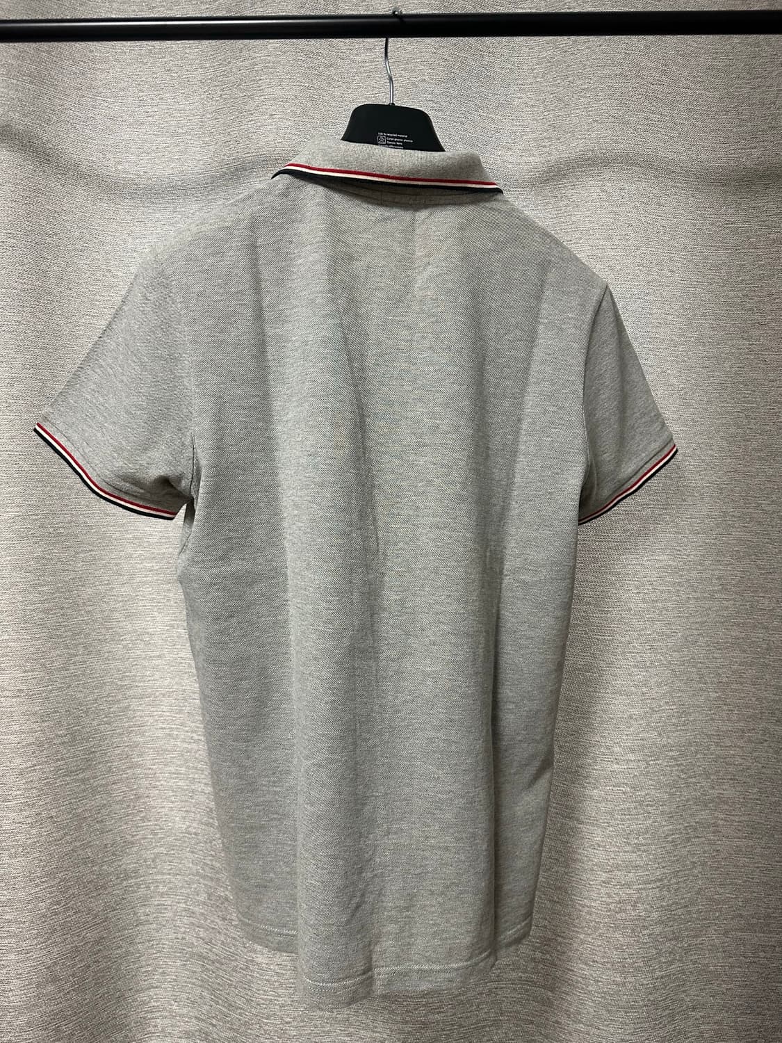 몽클레어 전면와펜 PK티 반팔 그레이 (XL) 상품이미지2