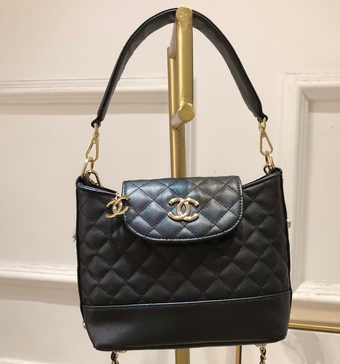 샤넬 뷰티 퀄팅 캐비어 호보백 상품이미지3