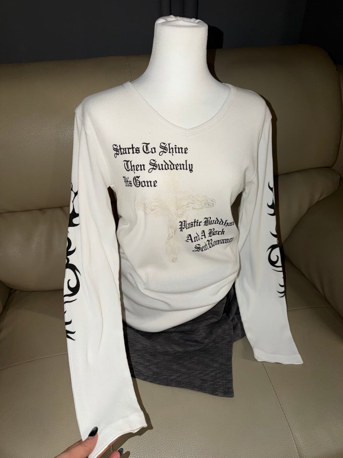 faded cross tribal pattern long sleeve 상품이미지1