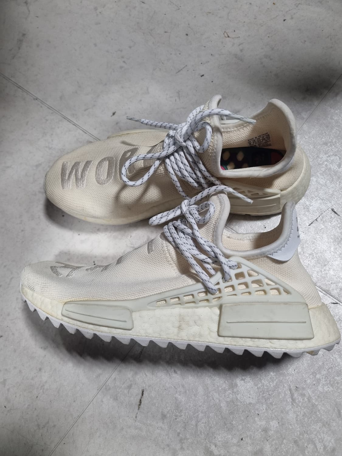 아디다스 퍼렐 윌리엄스 콜라보 스니커즈  상품이미지2