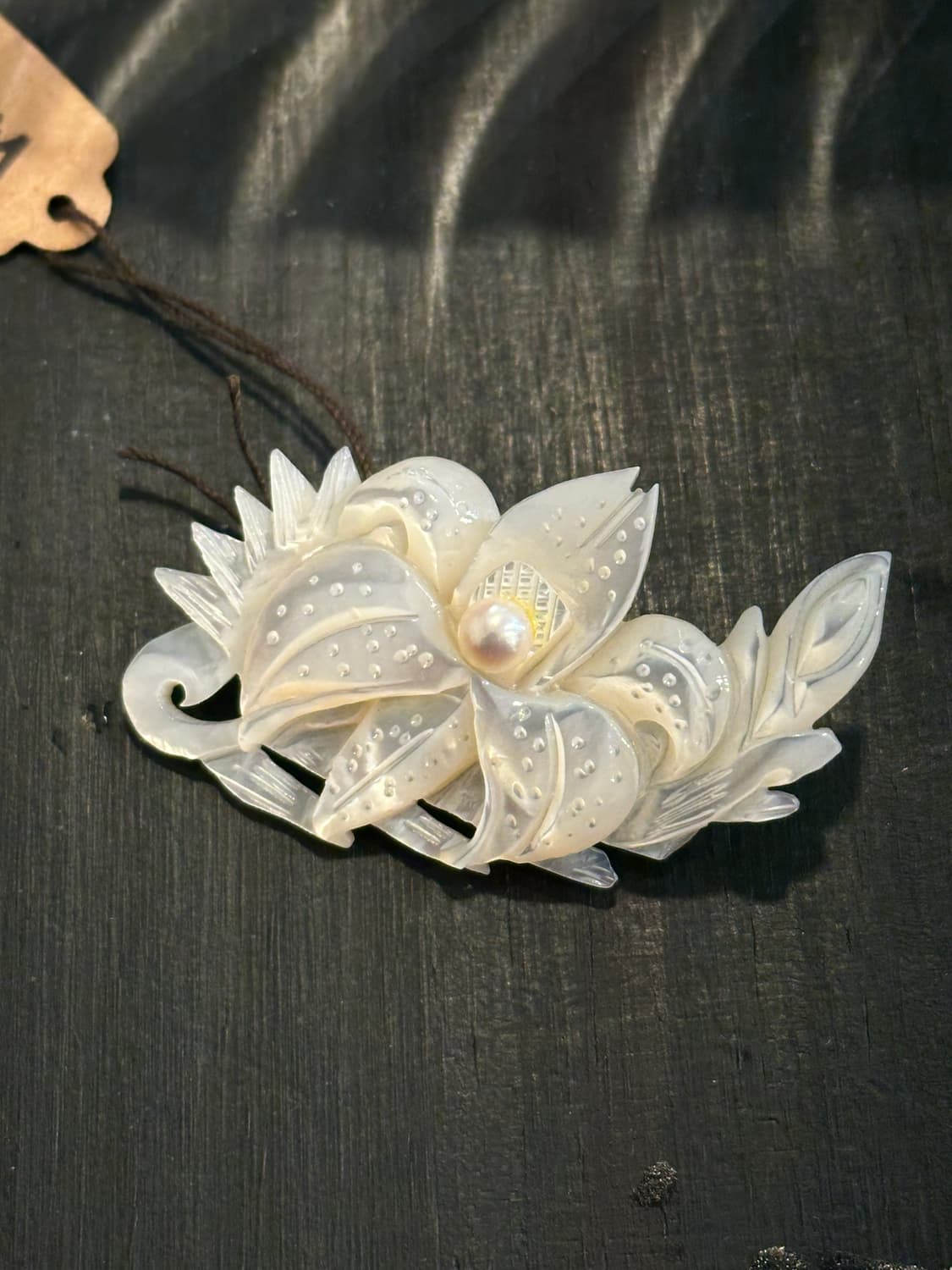 Vintage mother-of-pearl brooch 상품이미지1