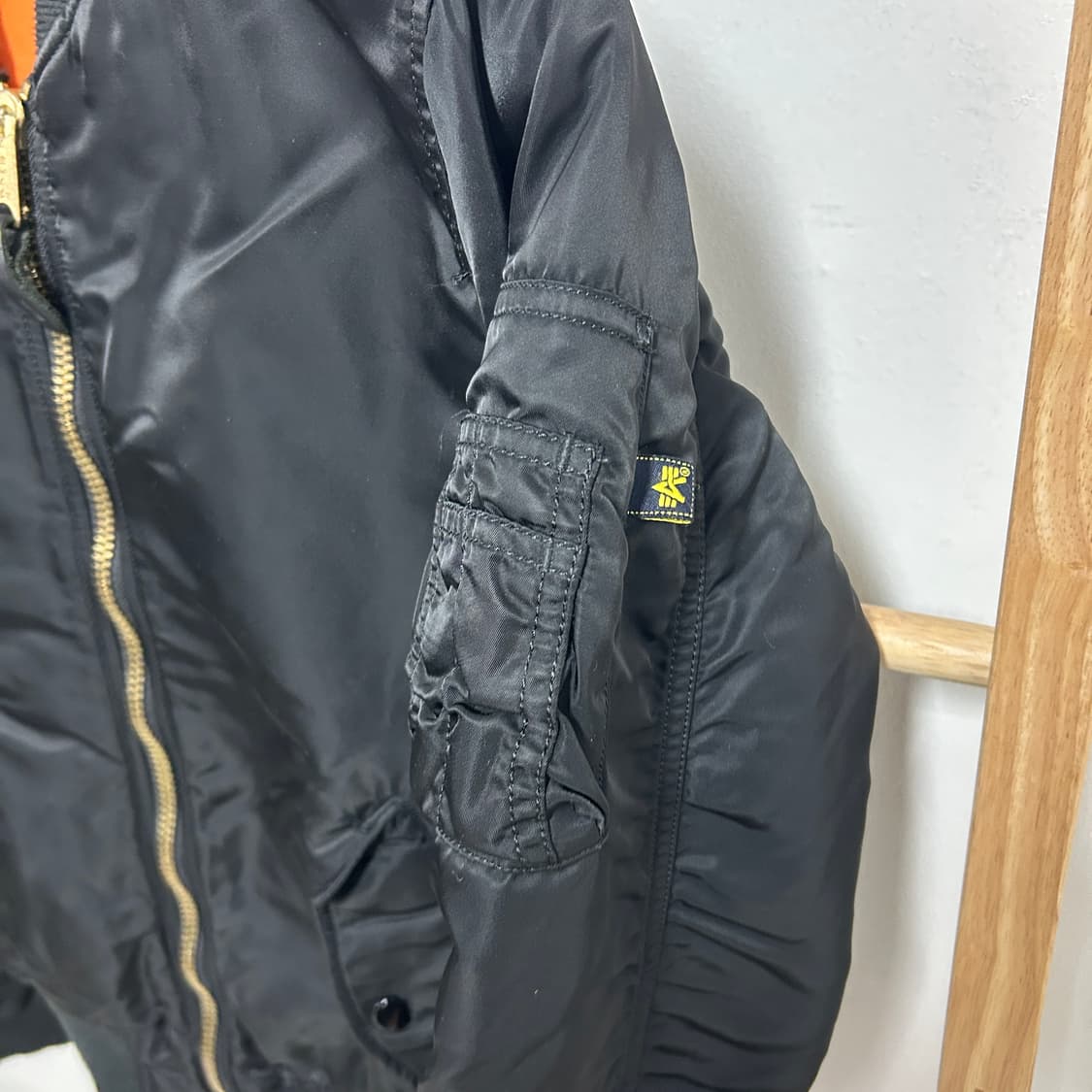 알파인더스트리 ma-1 플라이트 항공점퍼 블랙 상품이미지5