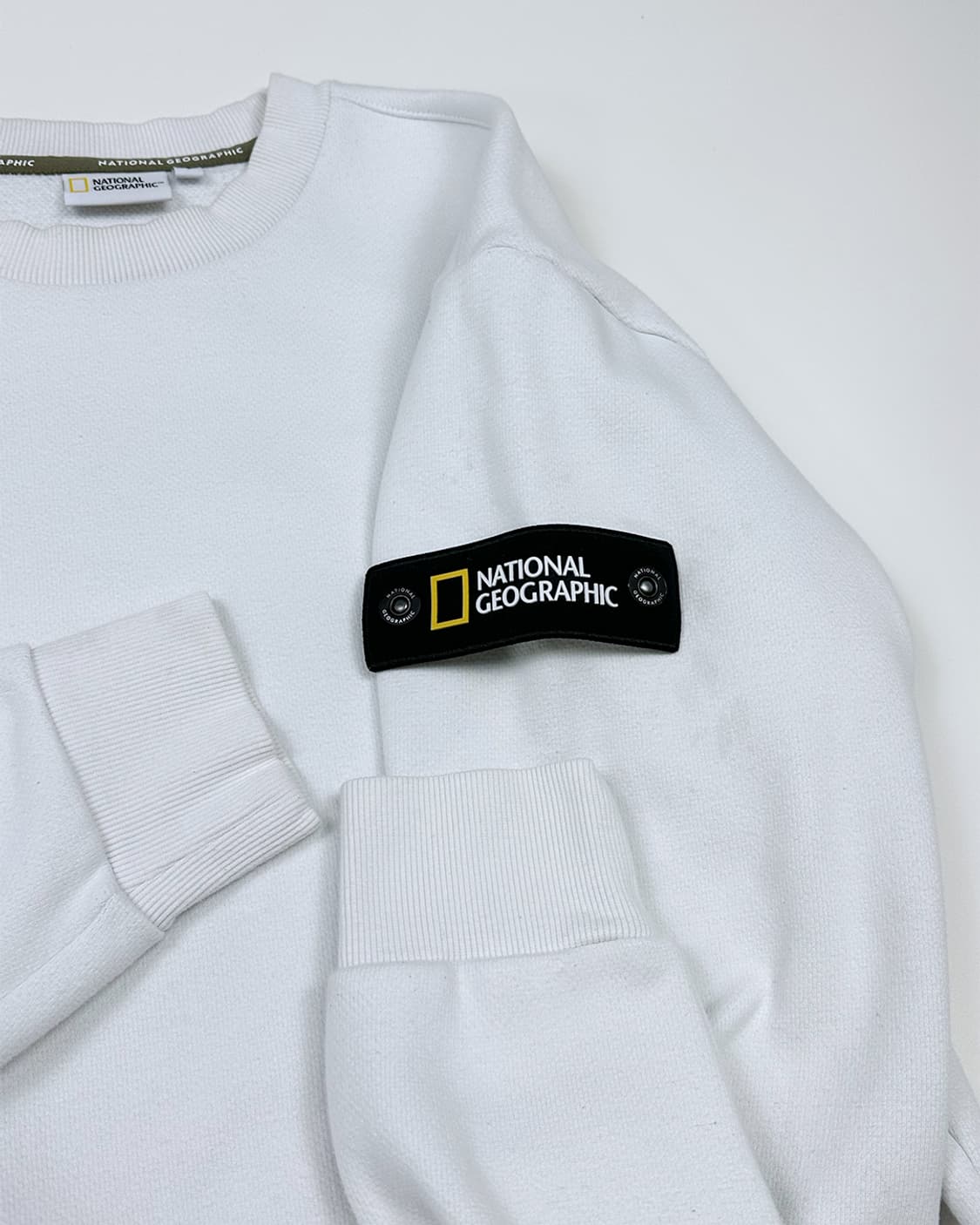 내셔널지오그래픽 맨투맨 화이트 상품이미지3