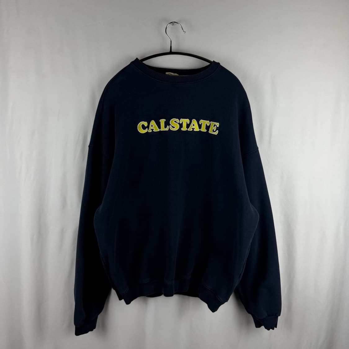 (무료배송)M) 후아유 자수로고 맨투맨 네이비 상품이미지2