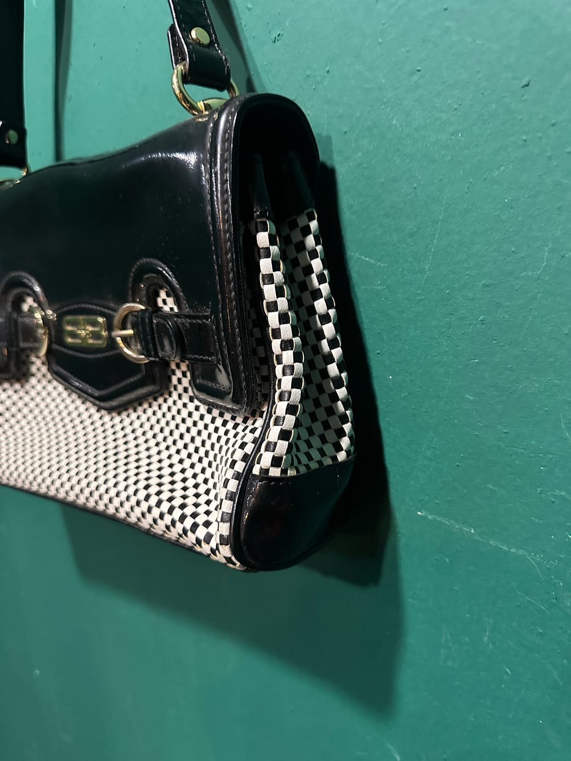 발렌시아가 체커보드 숄더백 상품이미지3