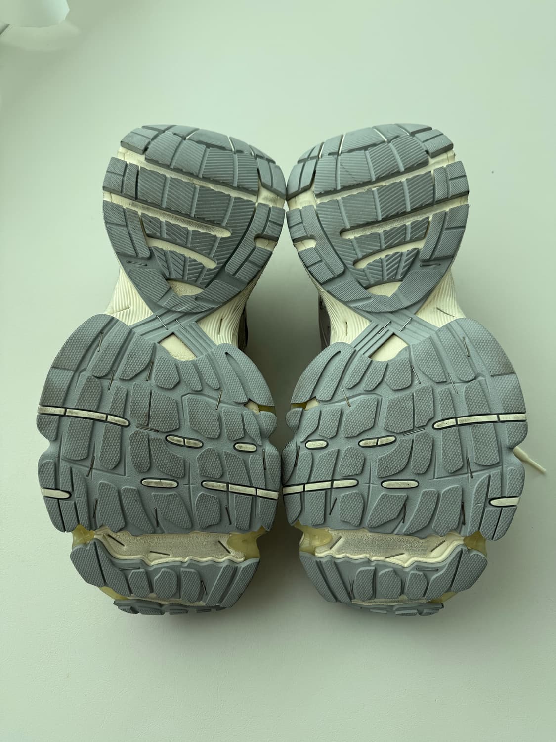 발렌시아가 스테이플러 에그쉘 44 사이즈 상품이미지6