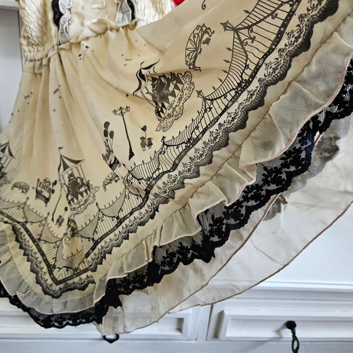 0327(Axes Femme) 놀이공원 프린트 셔링 점퍼원피스 상품이미지5