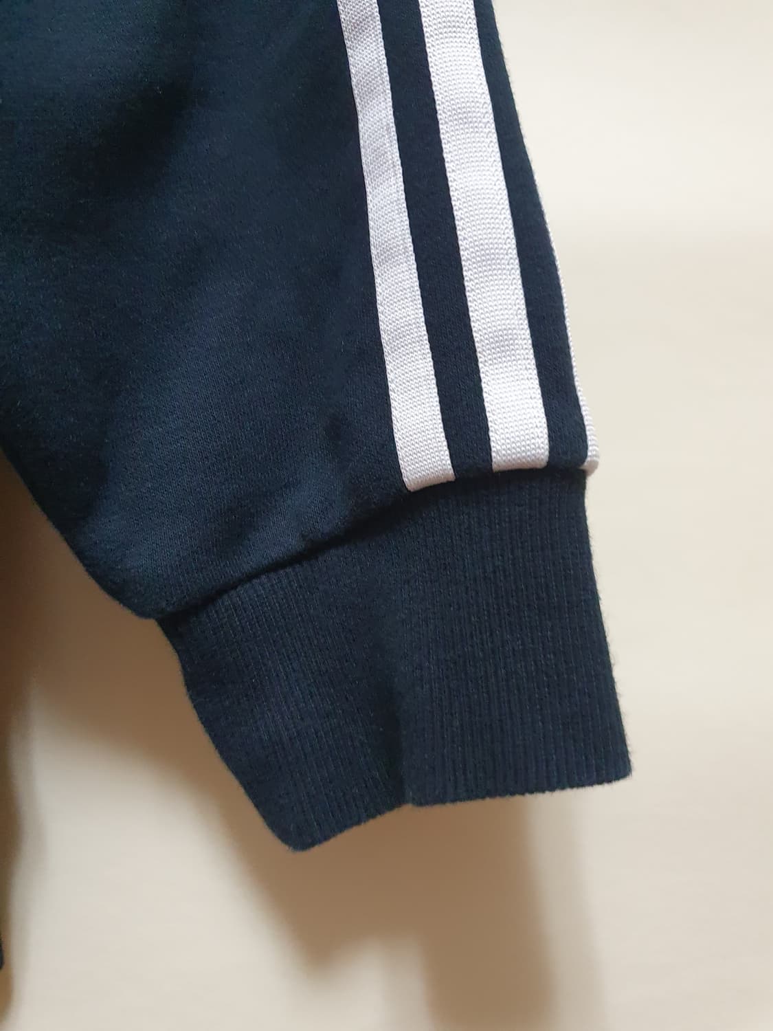 아디다스맨투맨100 세인트모리츠 집 티셔츠 상품이미지2